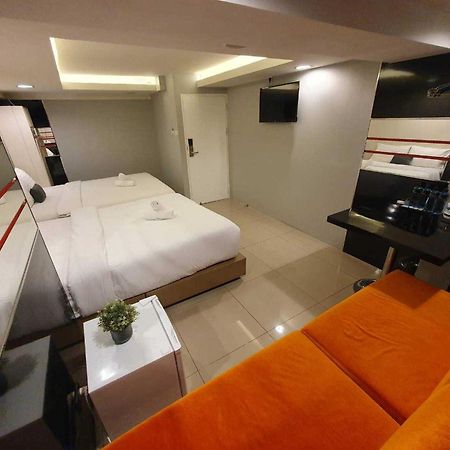 De Lux Bangkok Hotel Экстерьер фото